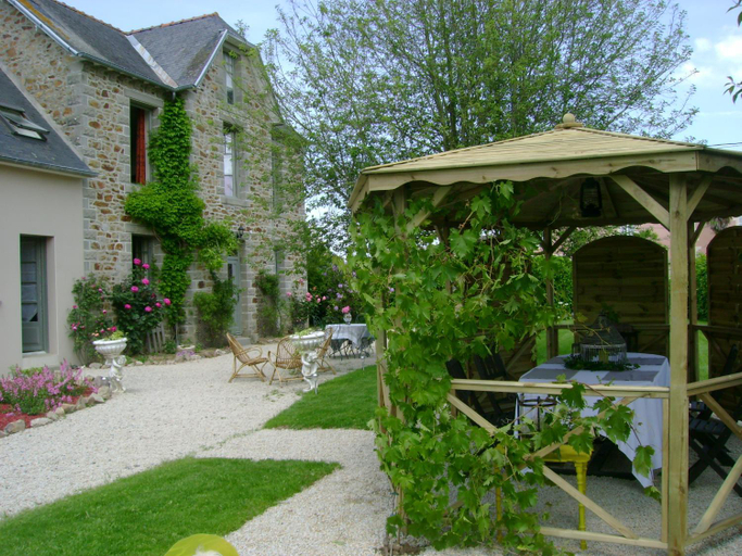 Others 1, La Porte Ouverte, Côtes-d'Armor