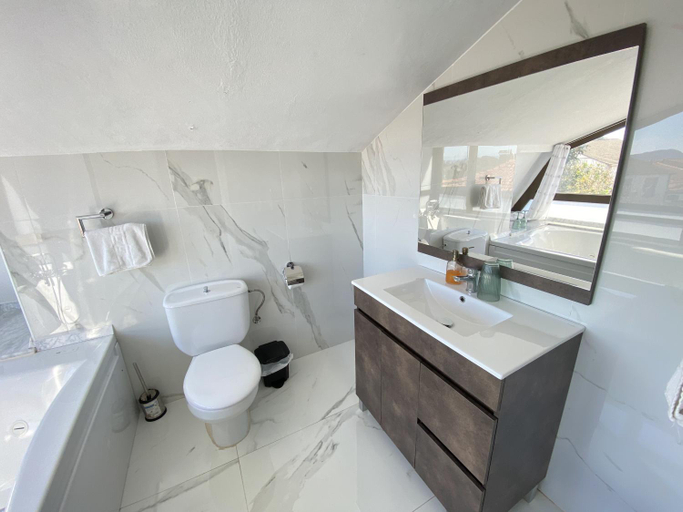 Bathroom 2, Hospedaje Javier - ALOJATEISLA, Cantabria