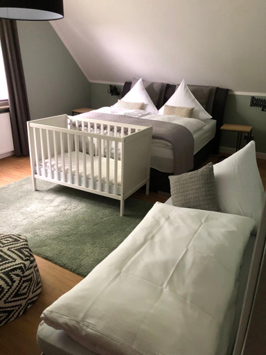 Bedroom 2, Boutique Hotel Lindenhof, Bed & Breakfast, Aurich