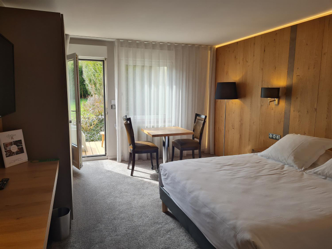 Bedroom 2, Hotel Restaurant La Couronne by K, Bas-Rhin
