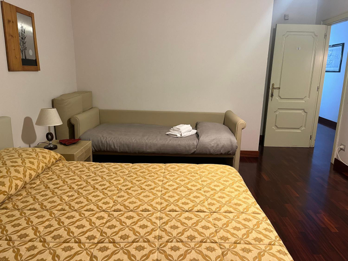 Others 4, Gioviale Rooms, Napoli