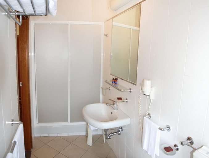 Bathroom, Hotel Olimpic, Bologna
