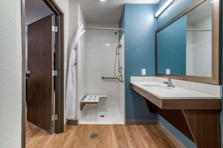 Bathroom 3, Stay Express Inn & Suites - Brunswick, Glynn