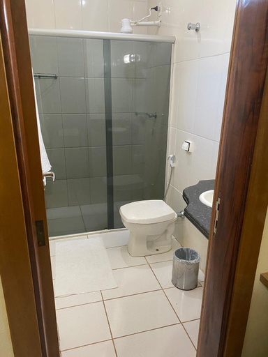 Bathroom, Silver Lis Hotel, Açailândia