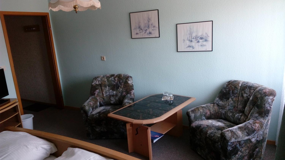 Others 4, Hotel Amselhof, Heidekreis