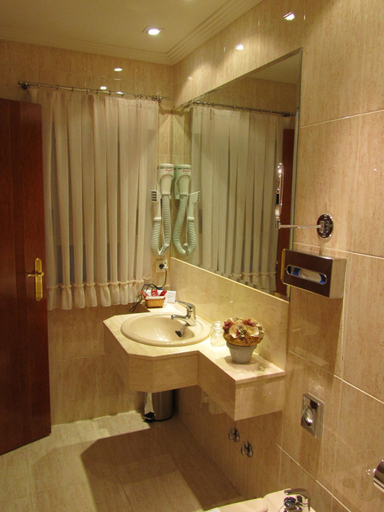 Bathroom 3, Bellavista, Ávila