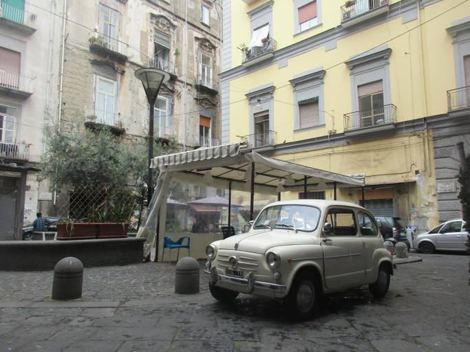 Others 4, Il Borghetto, Napoli