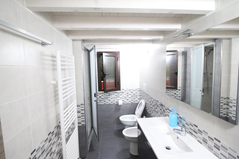 Bathroom 3, Modern Loft Apartment, Roma