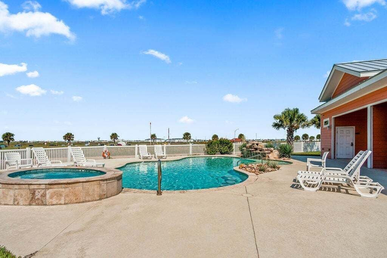 Sport & Beauty 3, Shorely A Good Time - Water Views! Roof Top Hot Tub!, Nueces