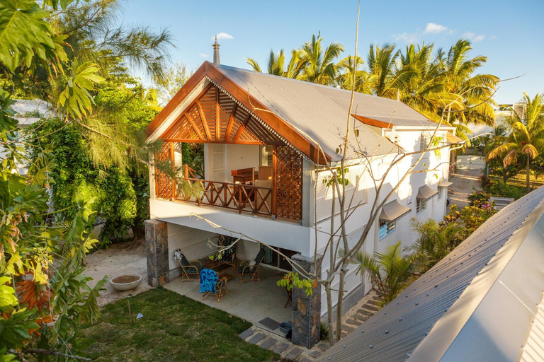 Exterior & Views 1, Coconuts