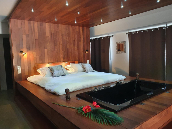 Bedroom 3, Au secret des Bregines, Hérault