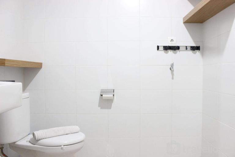 Others 2, Studio at Beverly Dago Apt near ITB By Travelio, Bandung