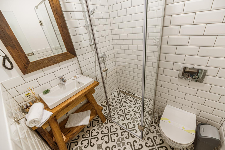 Bathroom 4, Stejarii Resort, Ineu
