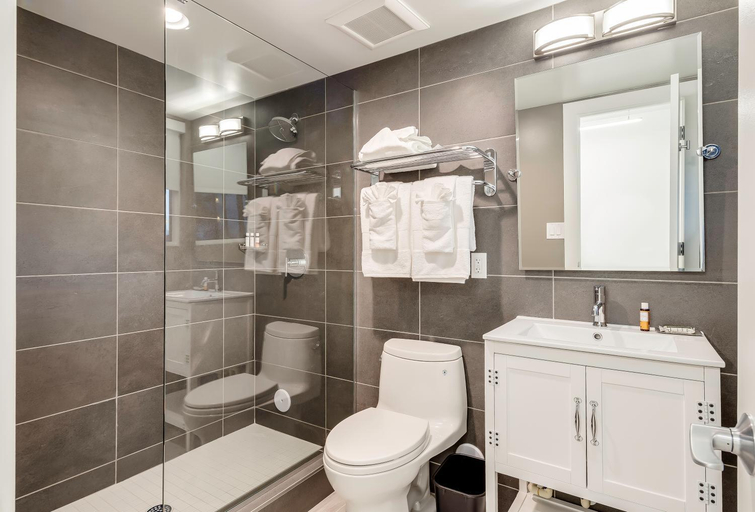 Bathroom 5, Plunge Beach Resort, Broward