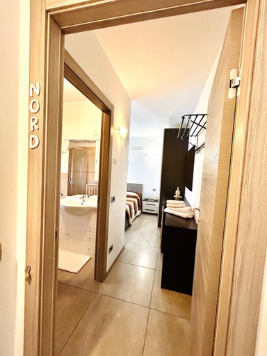 Others 5, B&B Venere, Varese