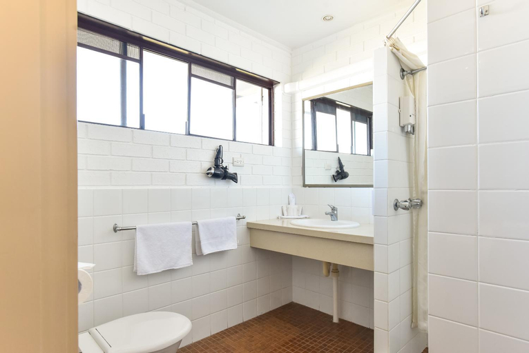 Bathroom 7