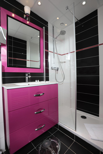 Bathroom 3, Hotel des Celestins, Rhône