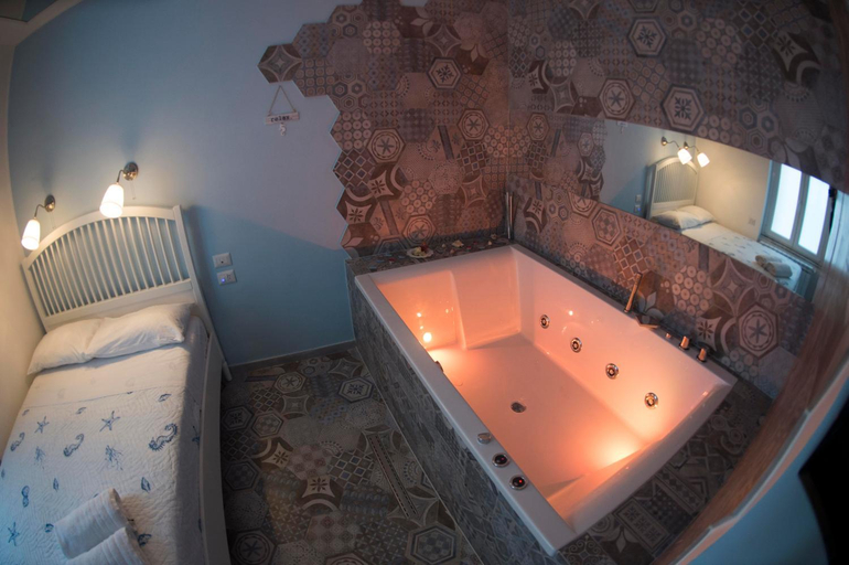 Others 2, Nereidi Suites, Salerno