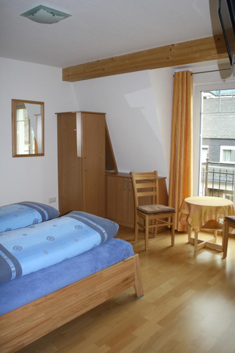 Bedroom 3, Weingut Goeres, Cochem-Zell