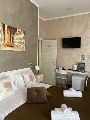 Bedroom 3, Joy Naples, Napoli