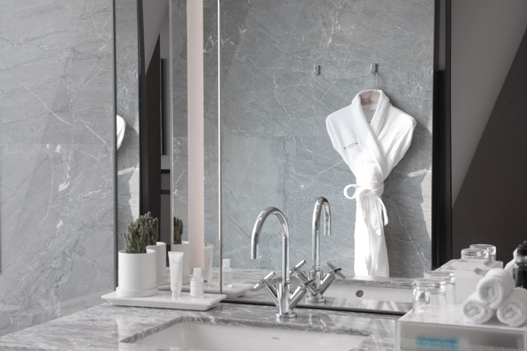 Bathroom 7
