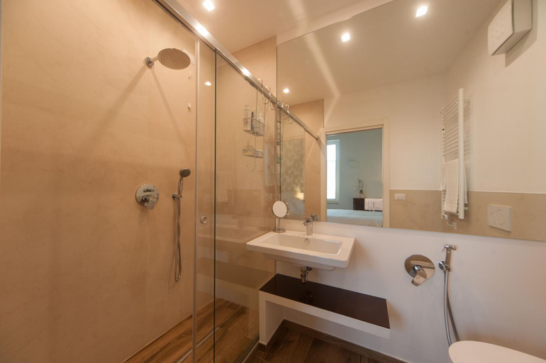 Bathroom 5, La Soffitta Covelli, Barletta-Andria-Trani