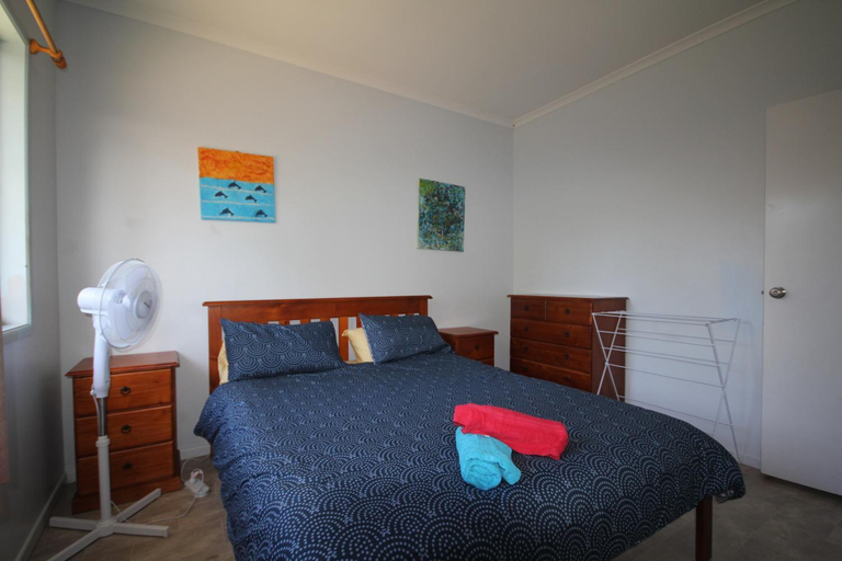 Others 2, CASTAWAY BEACH HOUSE- NO Parties - NO Pets, Miriam Vale