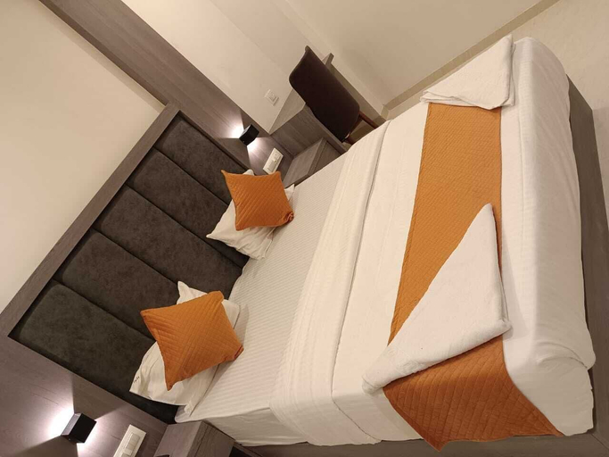 Bedroom 2, Hotel Metro Inn, Mumbai Suburban