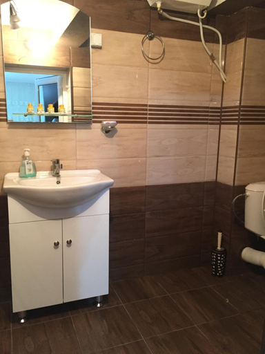 Bathroom 2, Elenite Guesthouse, Gotse Delchev