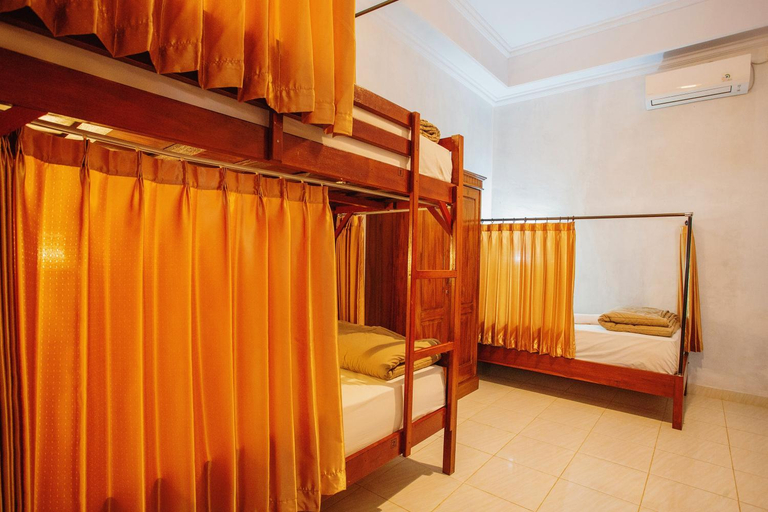 Bedroom 2, Kamasanti Hostel By Reccoma, Klungkung