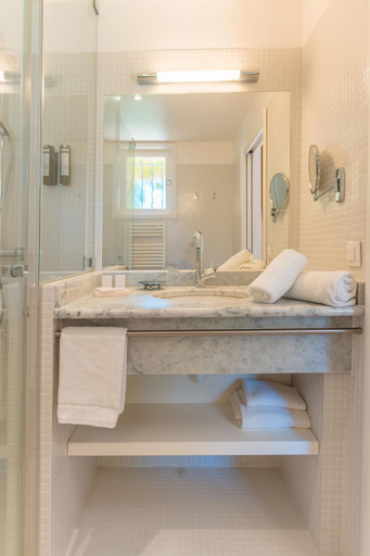 Bathroom 4, Le Mas de La Cremaillere, Alpes-de-Haute-Provence