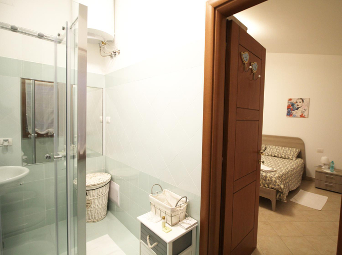 Others 5, Aqui, Sassari
