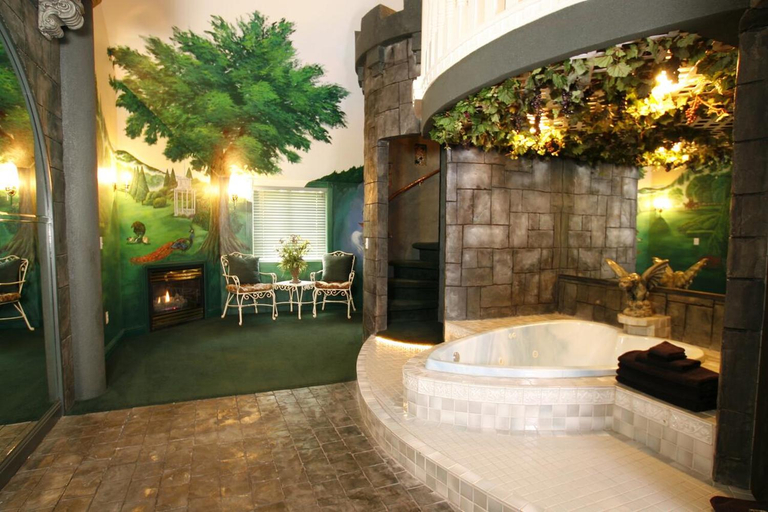 Sport & Beauty 4, Black Swan Inn Luxurious Theme Rooms, Bannock
