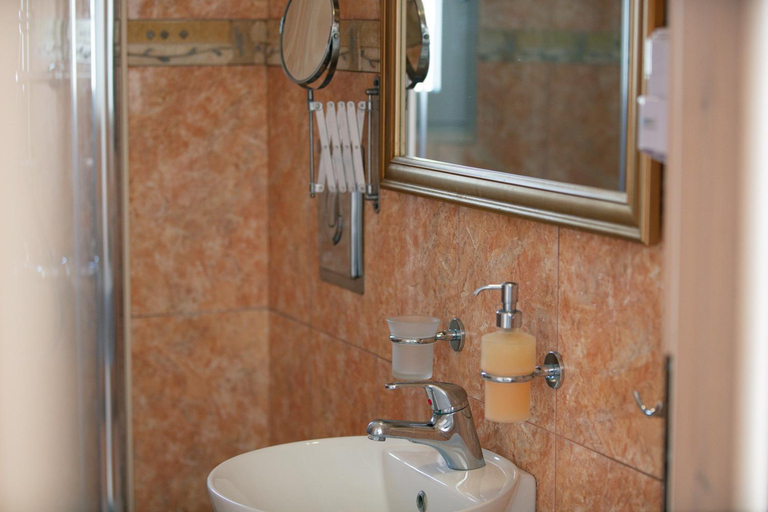 Bathroom 2, Evgoro Luxury Suites, Crete