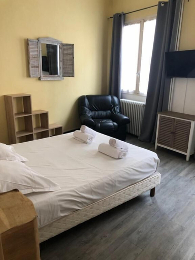 Bedroom 4, hotel francois 1er, Alpes-de-Haute-Provence