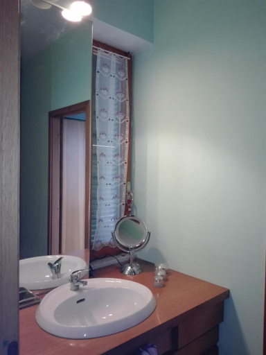 Bathroom 3, La Torretta bed & breakfast, Genova