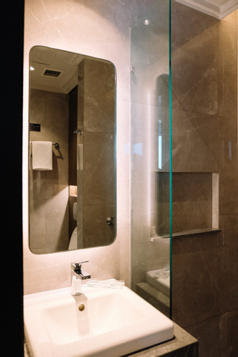 Bathroom 9