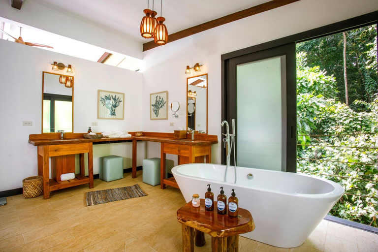 Bathroom 4, Isla Palenque Resort, San Lorenzo