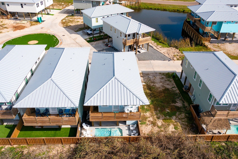 Exterior & Views, Palm Beach! Private Pool - Boardwalk - Game Room!, Nueces