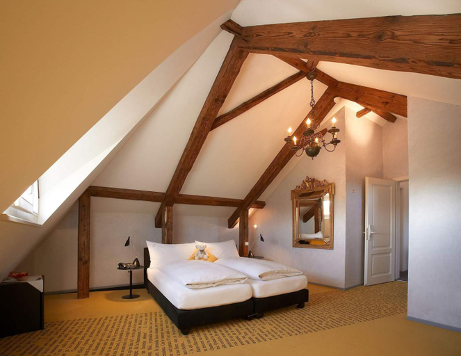 Romantik Hotel de L'Ours, Lac