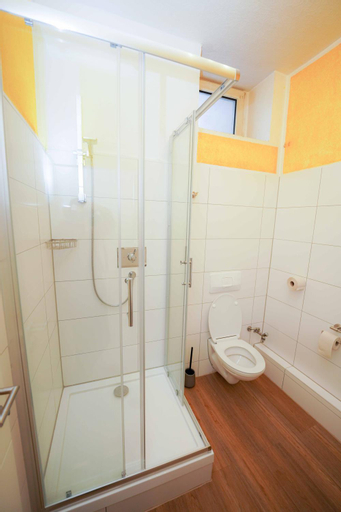 Bathroom 11