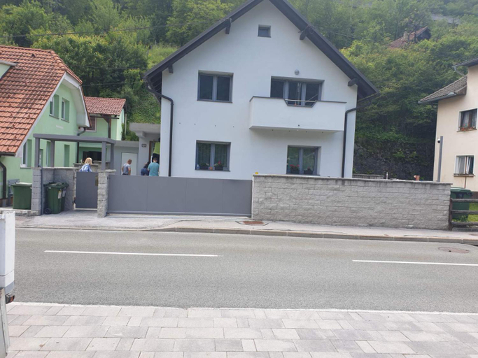 Others 5, Apartma Sava-Stol, Jesenice
