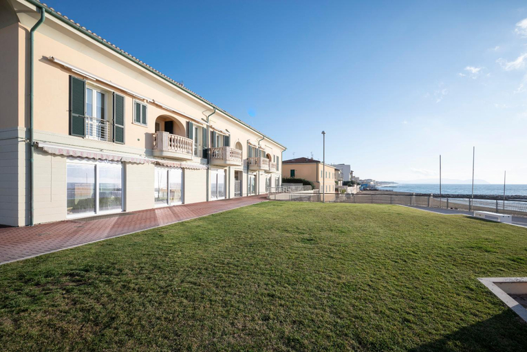 Sea view apartment, Livorno
