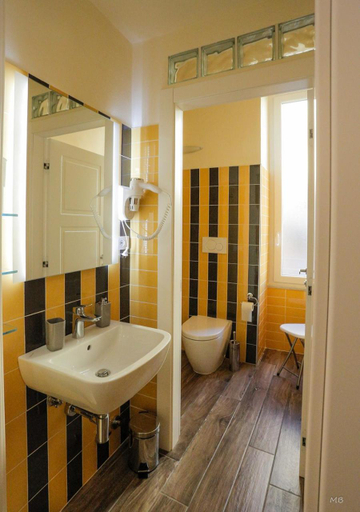 Bathroom 4, Colors of Cinque Terre, La Spezia