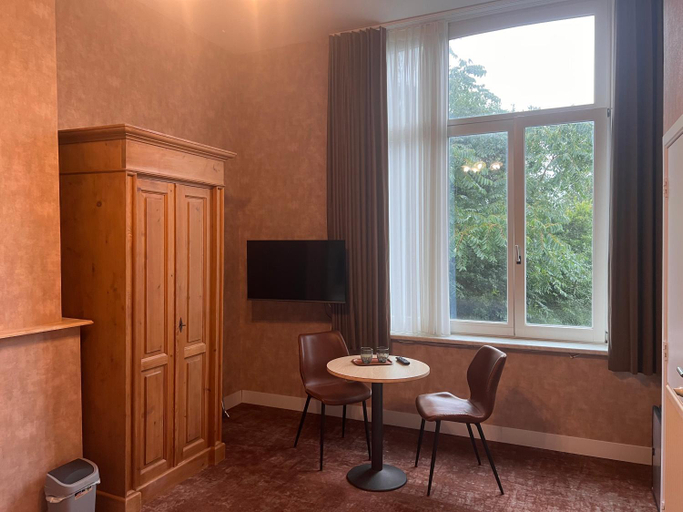 Others 4, Hotel Canteklaar, West-Vlaanderen