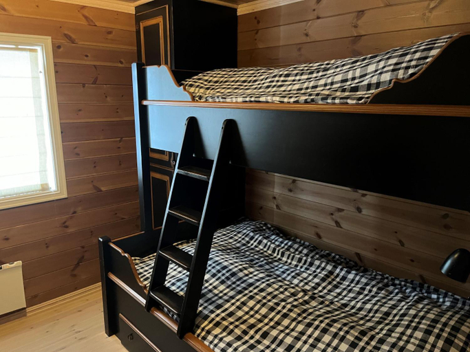 Bedroom 2, Luxembu - 4 bedroom cabin with a fantastic view, Gol