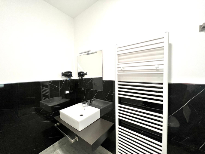 Bathroom 6