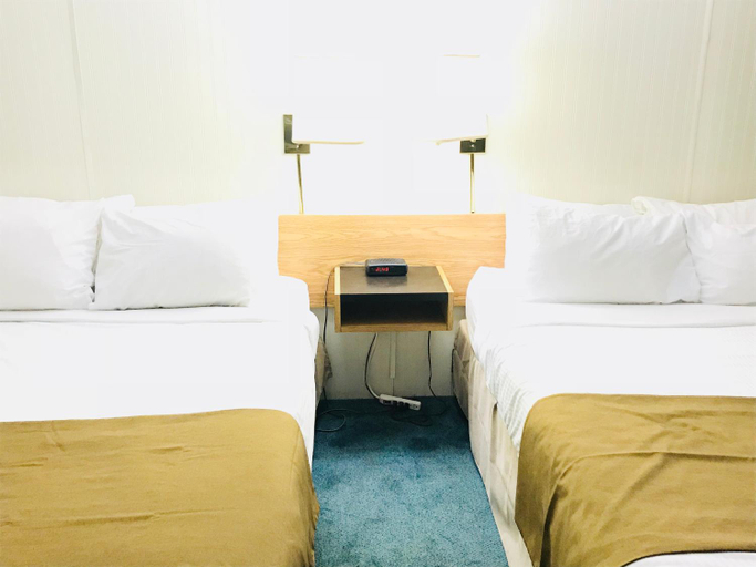 Bedroom 4, Travelodge Slave Lake, Division No. 17