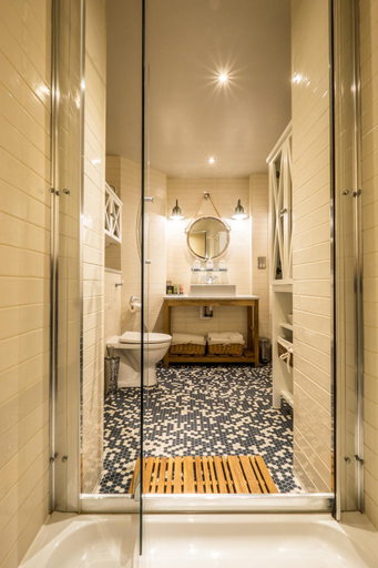 Bathroom 4, The Windmill On The Common, London