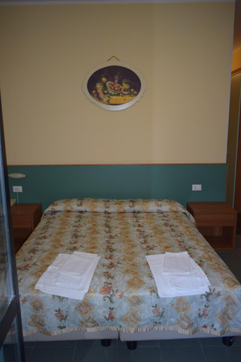 Others 2, Hotel River, L'Aquila